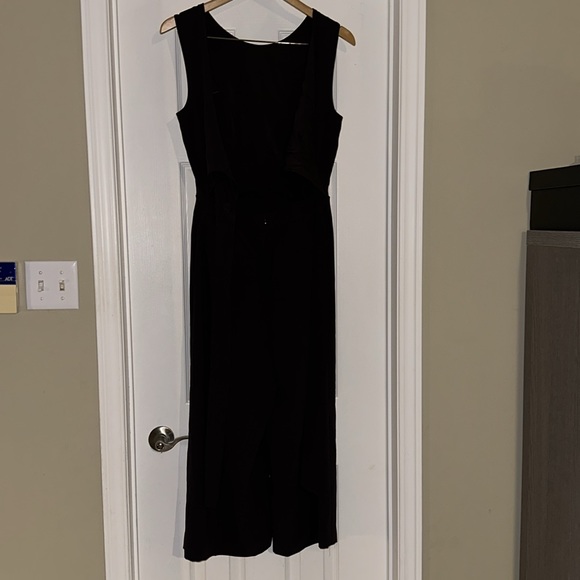 BNWT RW&Co jumpsuit. Dark purple. Size 8. - Picture 2 of 6